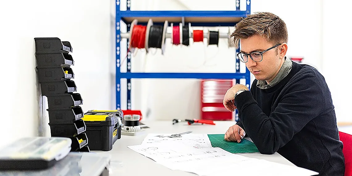 Reinforcement Learning for VM Placement – Cloud AI Optimization