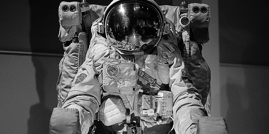 Underwater Simulation: Replicating Zero-G – spacesuit training