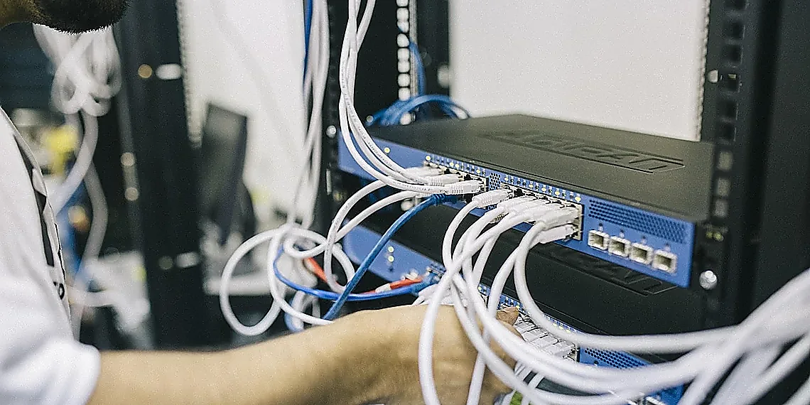 From LHC Data to Distributed Computing – scientific computing