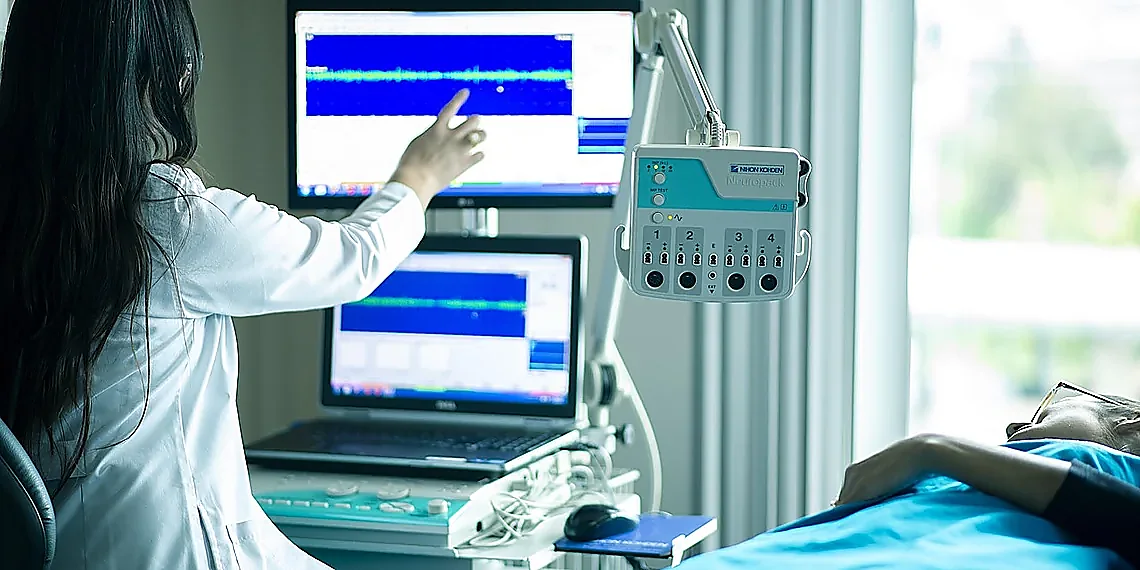 Hallucinations & Inconsistent Reasoning – Medical AI Diagnostics
