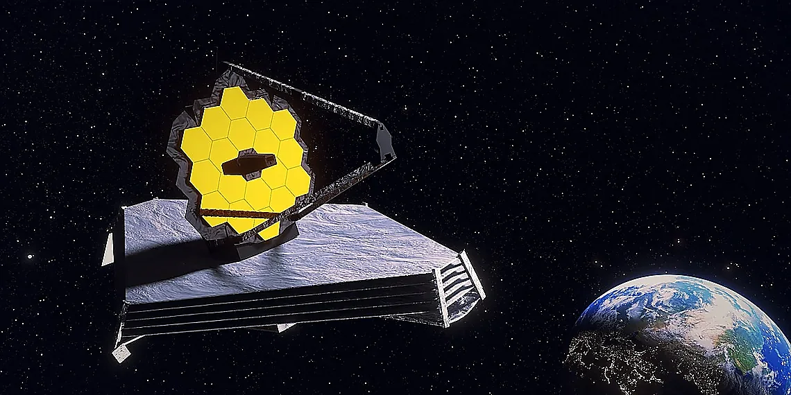 Beyond Visible Light: Infrared Reveals Hidden Details – Webb galaxies