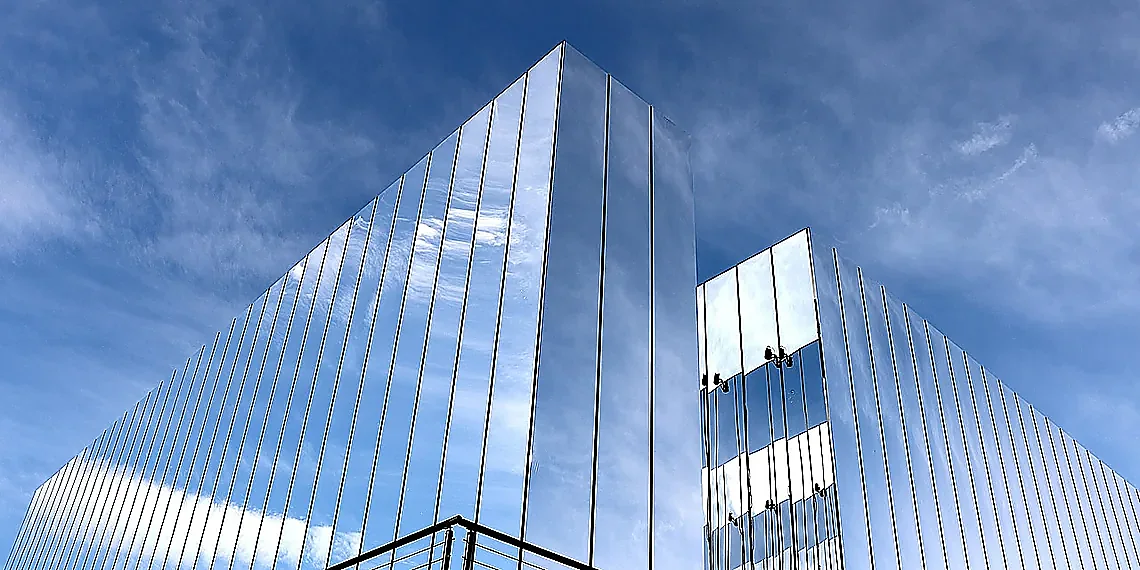 From Robotics to Bio-Integration – adaptive materials